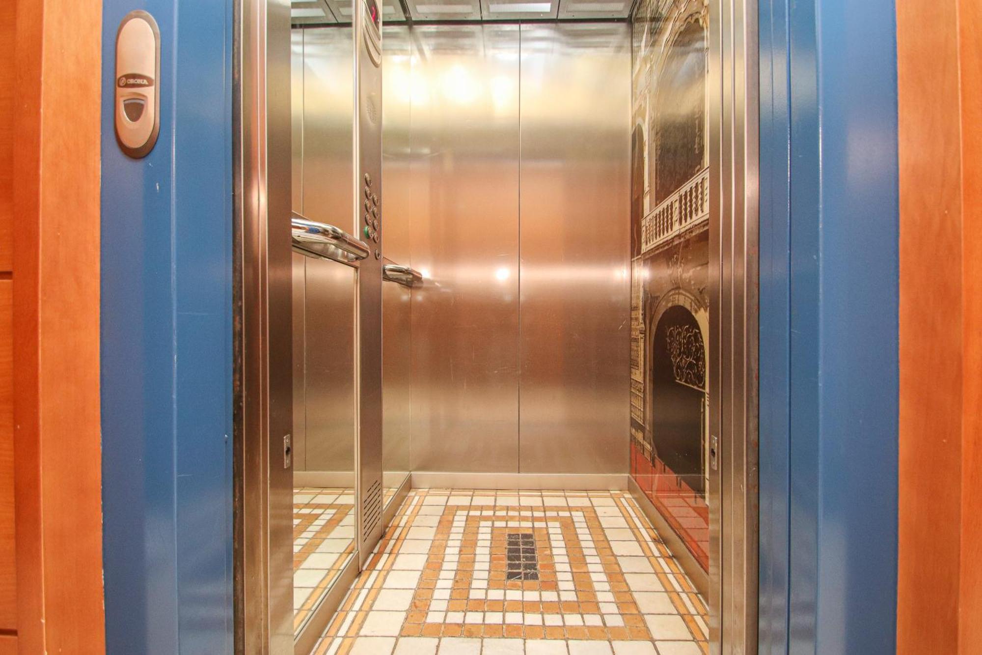 Luxury Apt In Plaza De Espana - Free Parking Sevilla Eksteriør billede